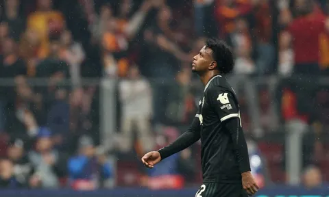 Juventus sụp đổ