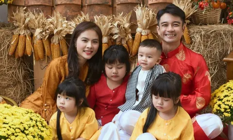 Vợ chồng Vân Trang đón Tết miền Tây bên 4 con