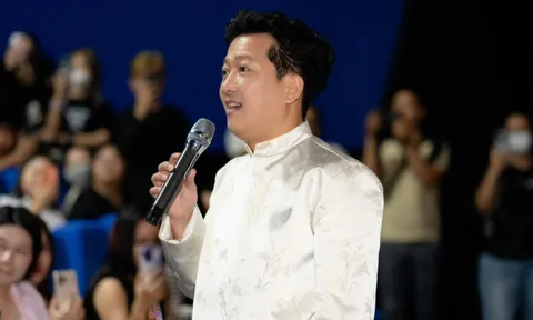 Trường Giang nhận lì xì 'khủng'