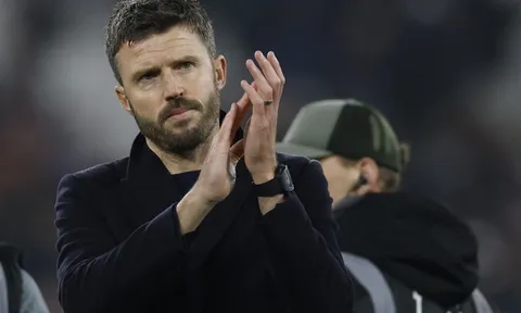 Carrick làm bẽ mặt Amorim, sửa sai với Mainoo