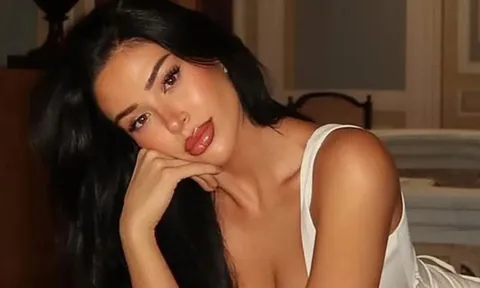 Diện mạo gây chú ý của bạn gái Bellingham