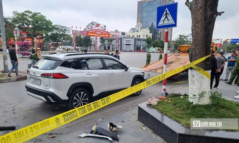 Hải Phòng: Ô tô đâm liên hoàn nhiều xe máy chờ đèn đỏ