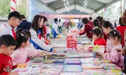 Đông đảo người dân, học sinh tham gia Ngày hội Sách Xuân Bính Ngọ 2026