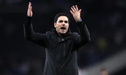 Tranh cãi bùng nổ sau 10 phút derby Tottenham - Arsenal bị ngắt quãng