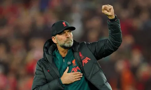 Klopp 'sa thải' 2 HLV liên tiếp