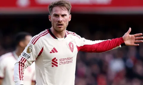 Bàn thắng phút 90+7 giúp Liverpool thoát hiểm