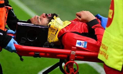 Tuyển thủ Anh chấn thương ghê rợn