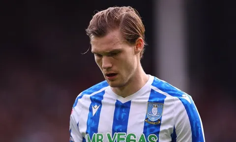 Đội bóng Championship đầu tiên rớt hạng