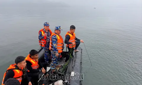 CẬP NHẬT: Tìm thấy 1 nạn nhân mất tích trong vụ lật tàu khách trên hồ Thác Bà