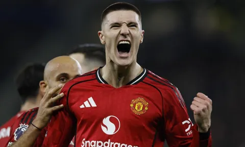 Carrick vẫn đúng với canh bạc Sesko