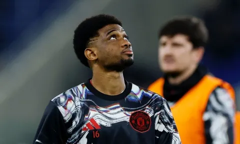 CĐV MU đòi gạch tên Amad