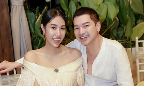 Nghệ sĩ Quang Minh về Việt Nam ăn Tết bù với vợ kém 37 tuổi