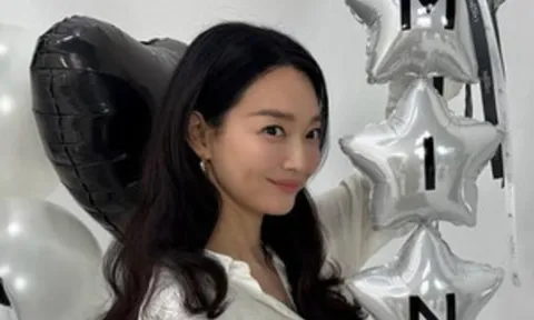 Shin Min Ah rạng rỡ sau kết hôn