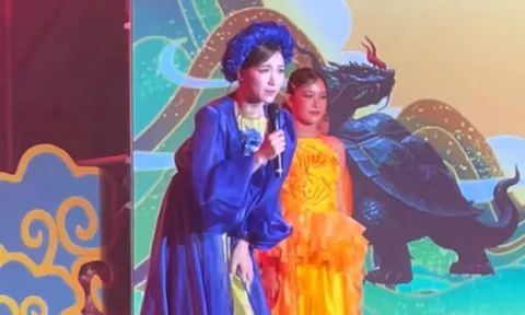 Hòa Minzy sợ bị 'phốt' trong show diễn đầu năm, phải hỏi đi hỏi lại khán giả một điều