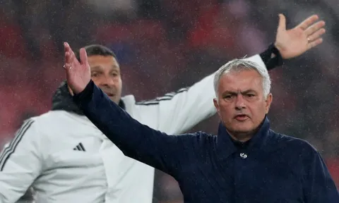 Đoạn kết buồn cho Mourinho