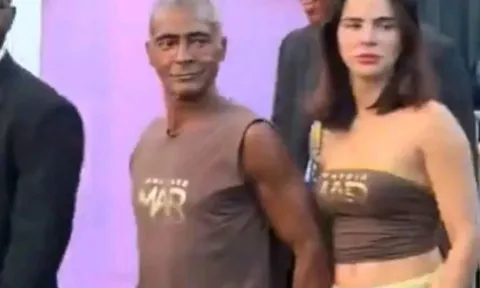 Romario gây tranh cãi khi xuất hiện cùng bạn gái bí ẩn