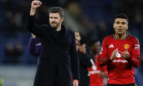 Dàn sao MU ủng hộ Carrick ngồi ghế nóng dài hạn