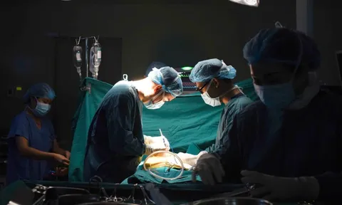 Cuộc gọi của bệnh nhân cũ đúng dịp 27/2 khiến ê kíp bác sĩ 'lặng đi vài giây' 0