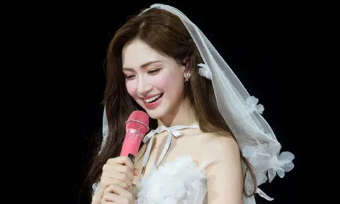 Khán giả phản ứng khi Hòa Minzy liên tục nói chuyện cưới xin