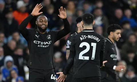 Man City chỉ còn kém Arsenal 2 điểm