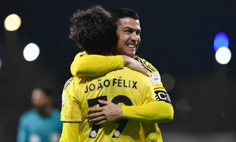 Không sút hỏng penalty, Ronaldo đã có 1.000 bàn