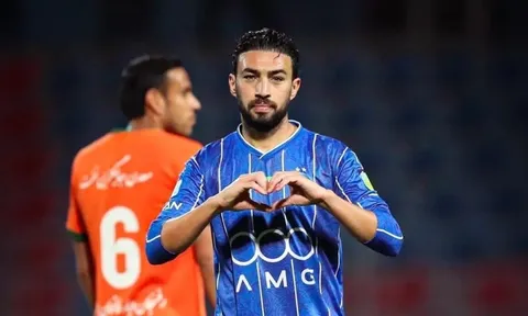 Munir tháo chạy khỏi Iran giữa mưa bom