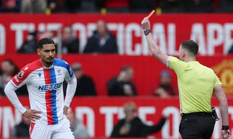 Tranh cãi ở trận MU thắng Palace