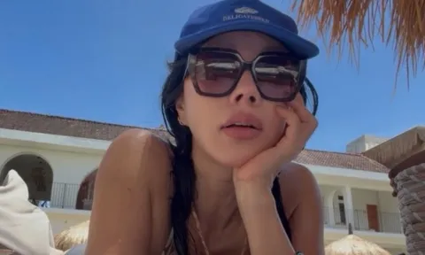 Khó tin vóc dáng của nữ diễn viên Uhm Jung Hwa ở tuổi U60