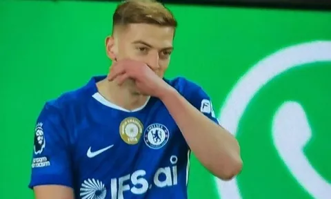 Delap gây phẫn nộ khi không chuyền cho Garnacho