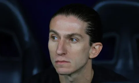 HLV Filipe Luis bị sa thải