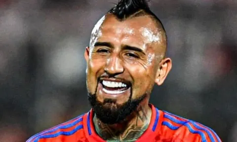Vidal gây sốc khi tuyên bố giỏi hơn Pirlo, Alonso