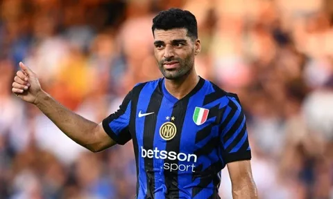 Vì sao cựu tiền đạo của Inter Milan muốn về Iran?