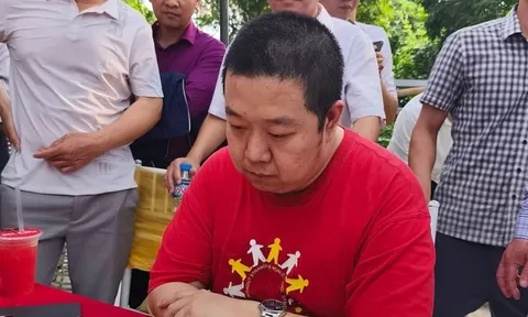 Cao thủ cờ tướng Trung Quốc thất bại ở giải hội làng Việt Nam