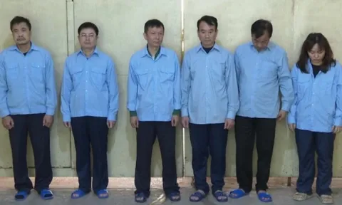 Cựu Chủ tịch phường cùng loạt cán bộ hầu tòa vì nhận tiền “bảo kê” xây dựng trái phép