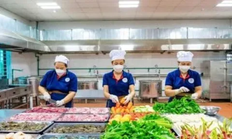 Bữa ăn hạnh phúc tại Nobel School