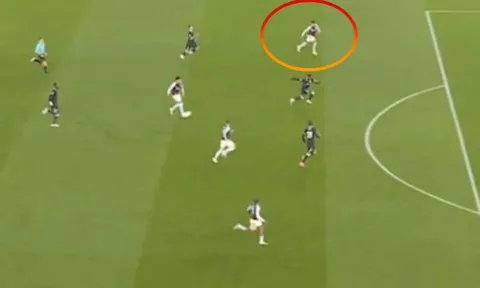 VAR lại trở thành điểm nóng trong trận Chelsea - Aston Villa