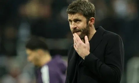 Carrick nói gì khi thua trận đầu tiên?