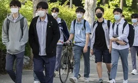 Hàn Quốc xem xét bỏ đồng phục học sinh