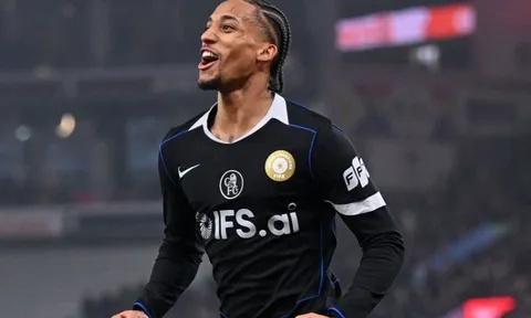 Aston Villa thua tan nát