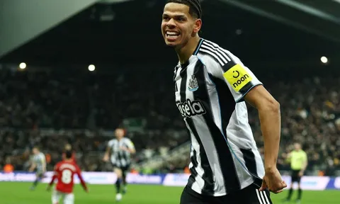 Một tweet 12 năm trước bất ngờ quay lại ám ảnh MU