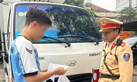 Xử lý tài xế sử dụng giấy chấp thuận vào phố giả, mua qua mạng