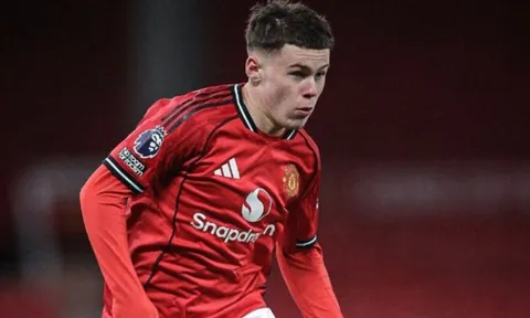 Con trai Rooney giúp U18 MU vào chung kết