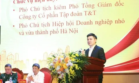 Con trai bầu Hiển - Đỗ Vinh Quang lần đầu tiếp xúc cử tri vận động bầu cử đại biểu HĐND Hà Nội