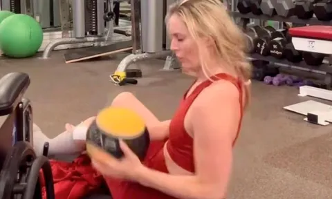 Hình ảnh khó tin của nữ VĐV trượt tuyết