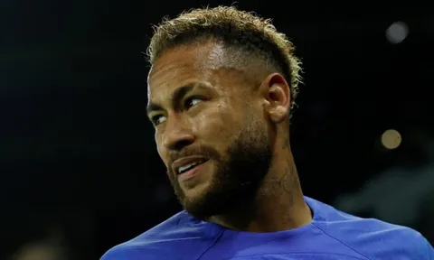 Neymar bị kiện