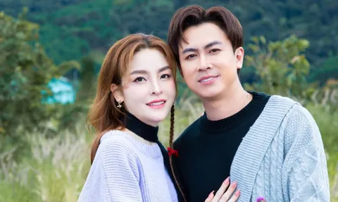 Hồ Việt Trung đưa Saka Trương Tuyền đi khám thai