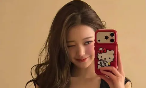 Jang Won Young (IVE) khoe ảnh 'cam thường' gây sốt