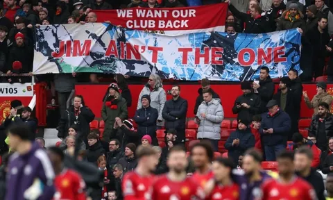 Quyết định gây phẫn nộ của MU