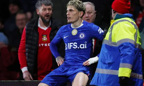 Garnacho ghi tuyệt phẩm