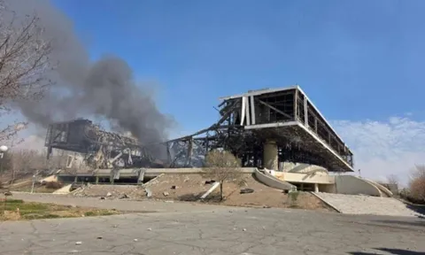 SVĐ Iran từng đón Ronaldo tan hoang vì bom đạn